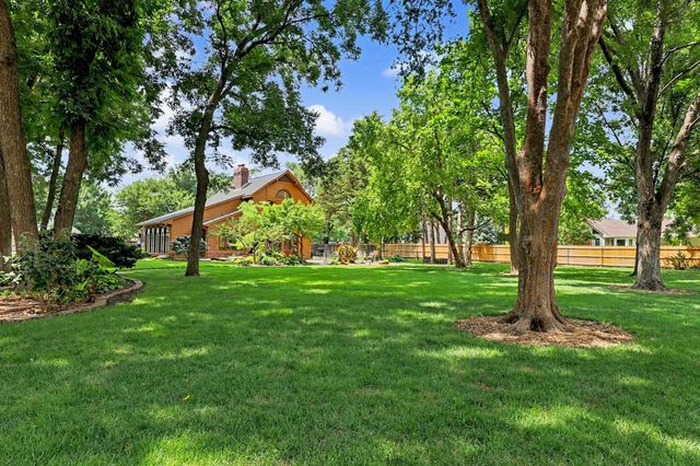 7712 W Harmony Ct, Wichita, KS 67209