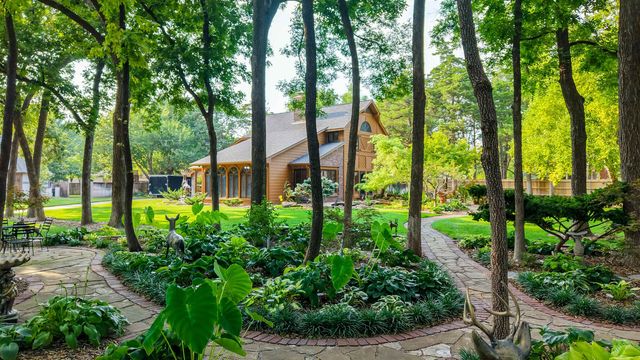 7712 W Harmony Ct, Wichita, KS 67209