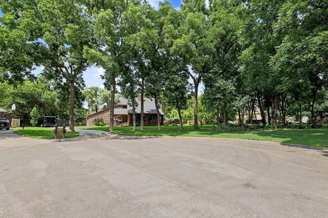 7712 W Harmony Ct, Wichita, KS 67209