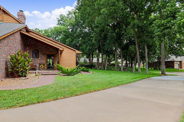 7712 W Harmony Ct, Wichita, KS 67209