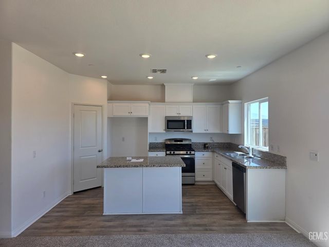 10917 Pasto Way, Bakersfield, CA 93306