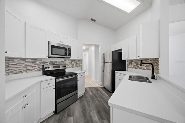 812 CRESTRIDGE DRIVE, Tarpon Springs, FL 34688