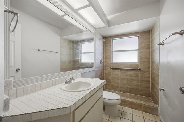 812 CRESTRIDGE DRIVE, Tarpon Springs, FL 34688