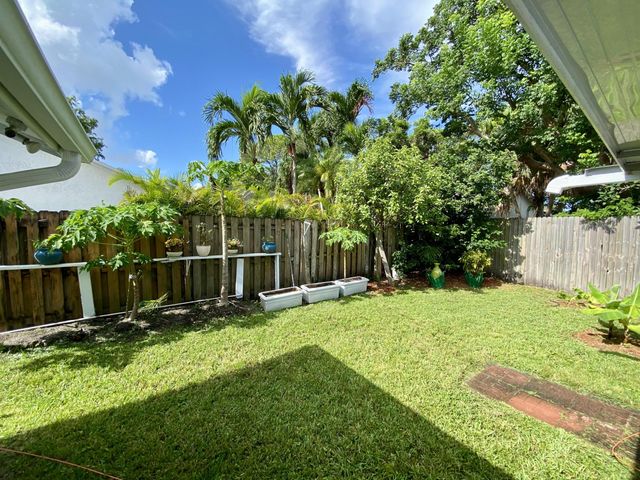 19131 Fairlawn Way, Boca Raton, FL 33434