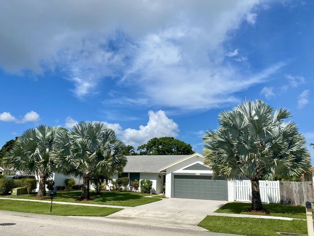 19131 Fairlawn Way, Boca Raton, FL 33434