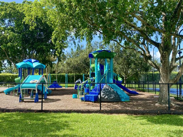19131 Fairlawn Way, Boca Raton, FL 33434