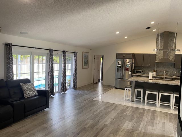 19131 Fairlawn Way, Boca Raton, FL 33434