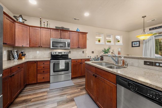 7002 E Columbia Dr, Spokane, WA 99217