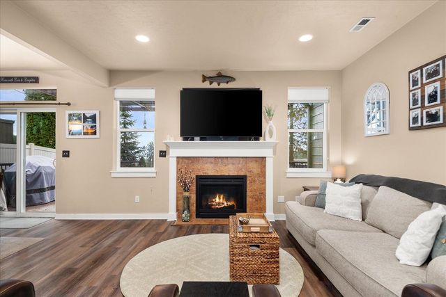 7002 E Columbia Dr, Spokane, WA 99217