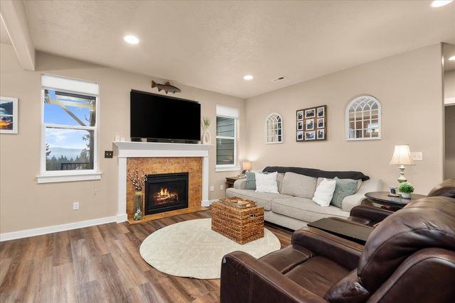 7002 E Columbia Dr, Spokane, WA 99217