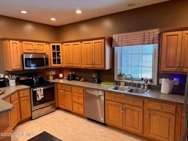 1001 Greystone Drive, Bryan, OH 43506