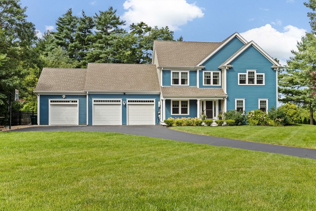 22 Redtail Ln, Carver, MA 02330