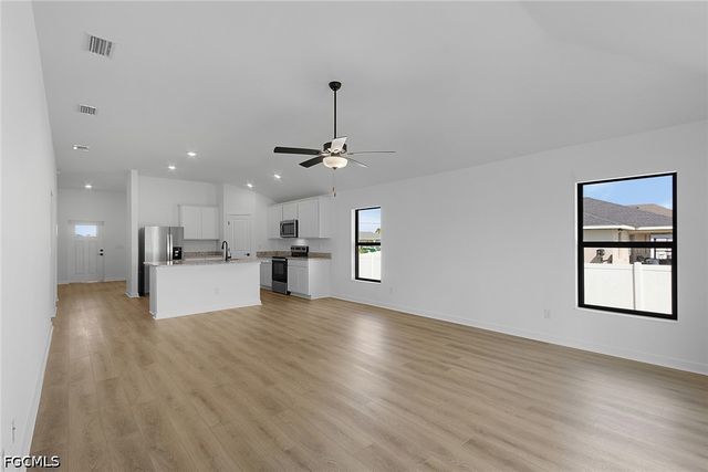 3105 45th ST, Lehigh Acres, FL 33976