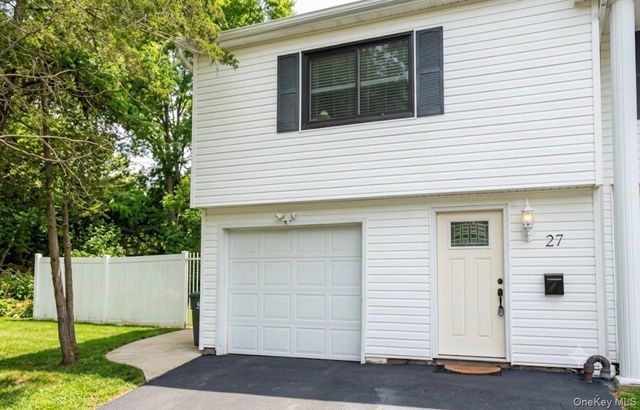 27 Stuart Drive, Coram, NY 11727