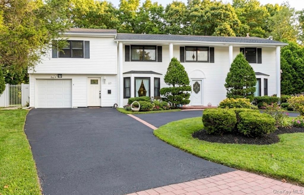 27 Stuart Drive, Coram, NY 11727