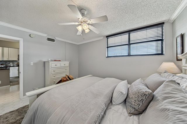 4800 Bayview Drive 402, Fort Lauderdale, FL 33308