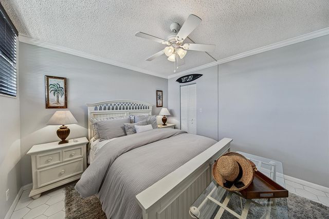 4800 Bayview Drive 402, Fort Lauderdale, FL 33308