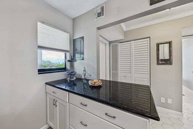 4800 Bayview Drive 402, Fort Lauderdale, FL 33308