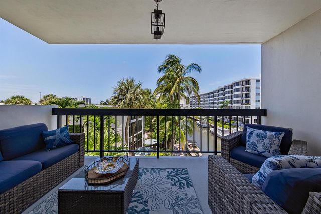 4800 Bayview Drive 402, Fort Lauderdale, FL 33308