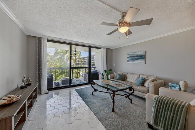 4800 Bayview Drive 402, Fort Lauderdale, FL 33308