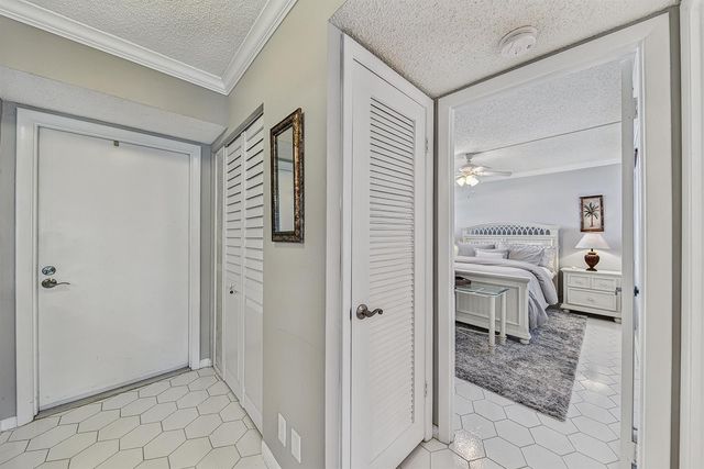4800 Bayview Drive 402, Fort Lauderdale, FL 33308
