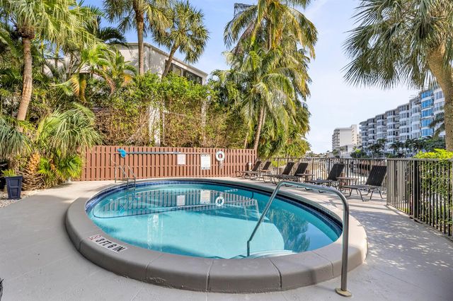 4800 Bayview Drive 402, Fort Lauderdale, FL 33308