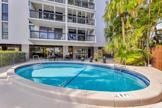 4800 Bayview Drive 402, Fort Lauderdale, FL 33308