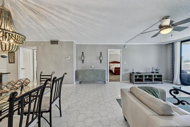 4800 Bayview Drive 402, Fort Lauderdale, FL 33308