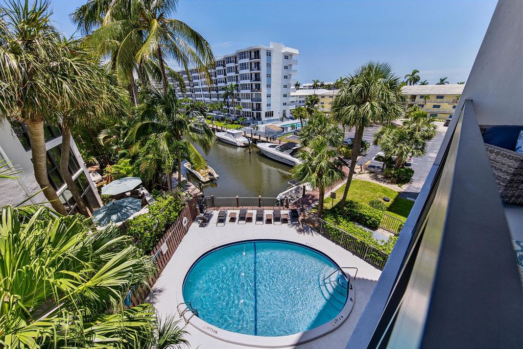 4800 Bayview Drive 402, Fort Lauderdale, FL 33308