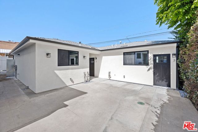 1558 2 S Genesee Avenue, Los Angeles, CA 90019