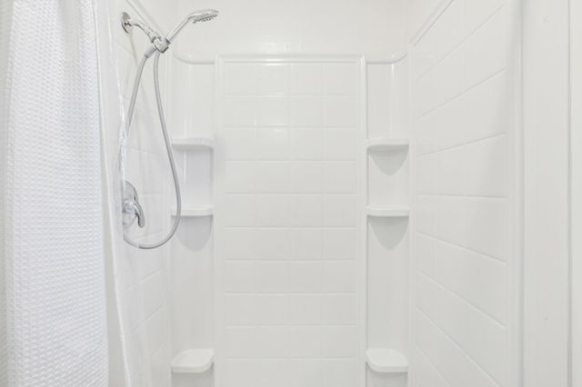 106 County Road 425, Spicewood, TX 78669