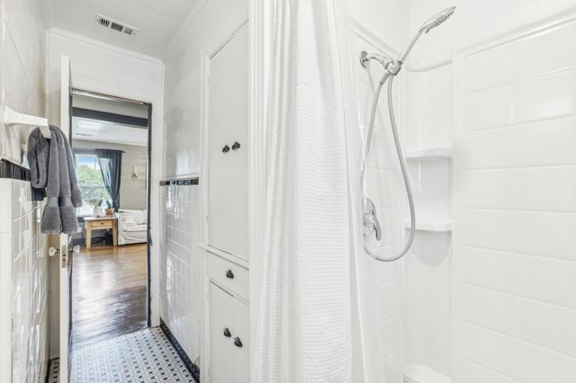 106 County Road 425, Spicewood, TX 78669