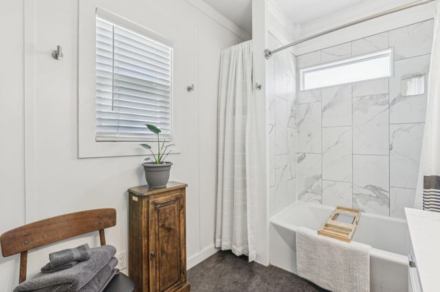 106 County Road 425, Spicewood, TX 78669