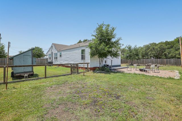 106 County Road 425, Spicewood, TX 78669