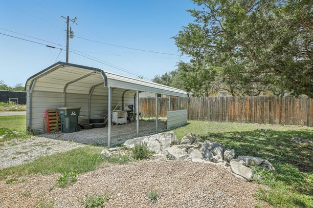 106 County Road 425, Spicewood, TX 78669