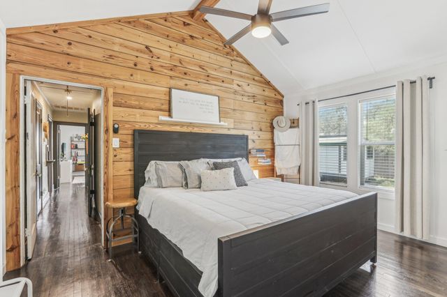 106 County Road 425, Spicewood, TX 78669