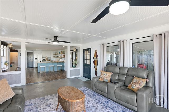 243 E 1st Street, Midway, GA 31320