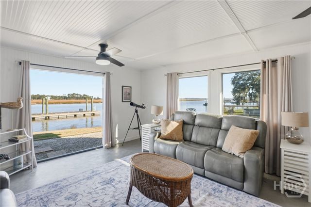 243 E 1st Street, Midway, GA 31320