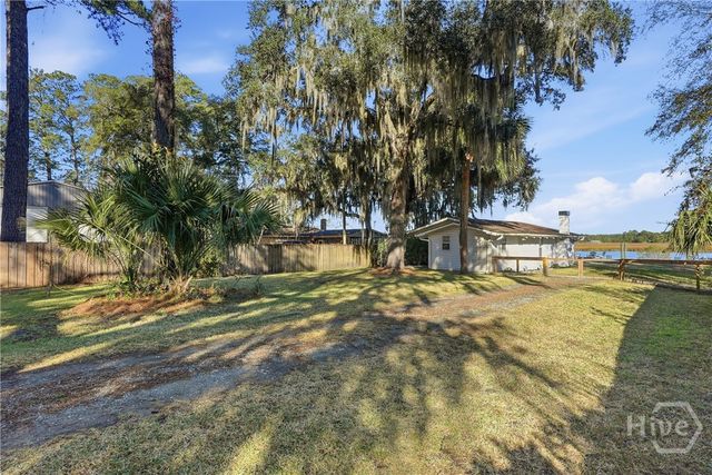 243 E 1st Street, Midway, GA 31320