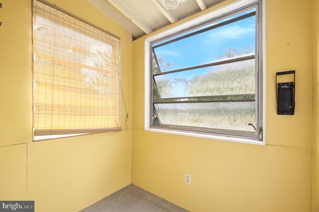 1308 ELM RD, Halethorpe, MD 21227