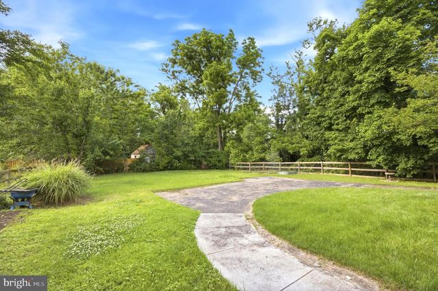 1308 ELM RD, Halethorpe, MD 21227