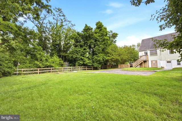 1308 ELM RD, Halethorpe, MD 21227