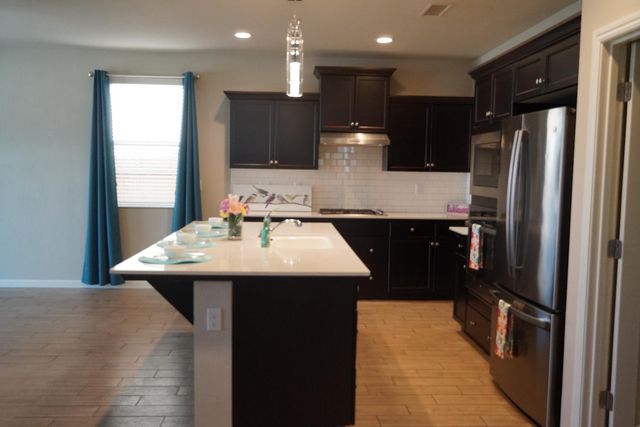 7478 E Flint Way, Fresno, CA 93737