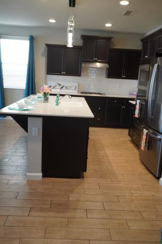 7478 E Flint Way, Fresno, CA 93737