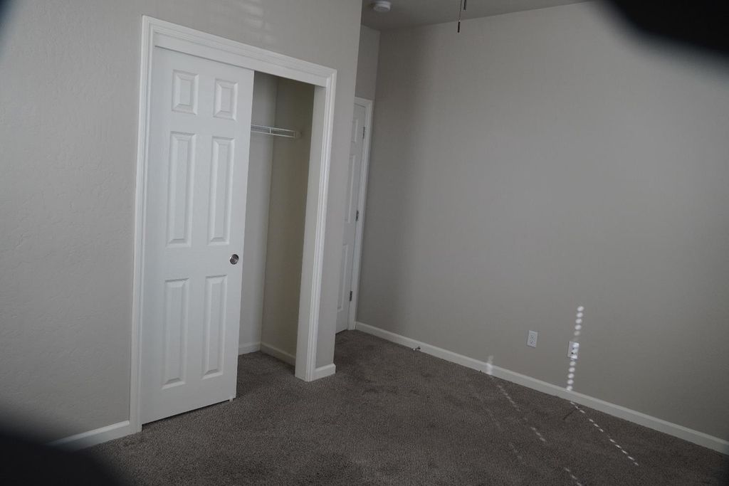 Image 15 of property listing at 7478 E Flint Way, Fresno, CA 93737