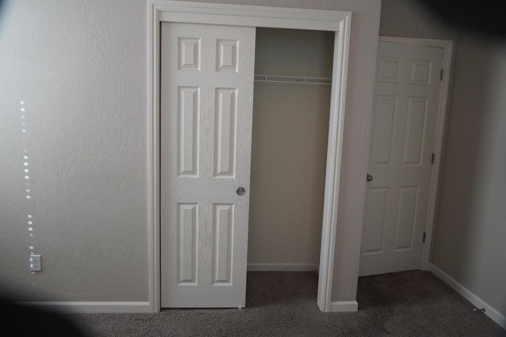 Image 16 of property listing at 7478 E Flint Way, Fresno, CA 93737