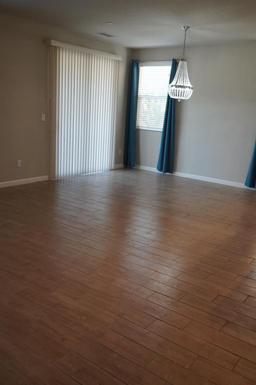 Image 42 of property listing at 7478 E Flint Way, Fresno, CA 93737