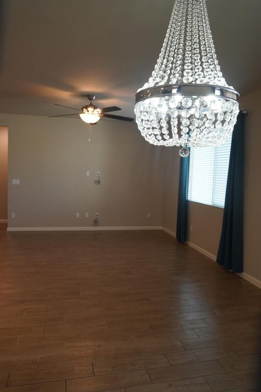 Image 6 of property listing at 7478 E Flint Way, Fresno, CA 93737