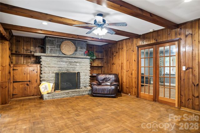 3002 Kanuga Road, Hendersonville, NC 28739