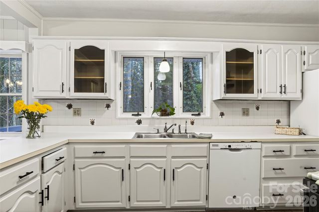 3002 Kanuga Road, Hendersonville, NC 28739